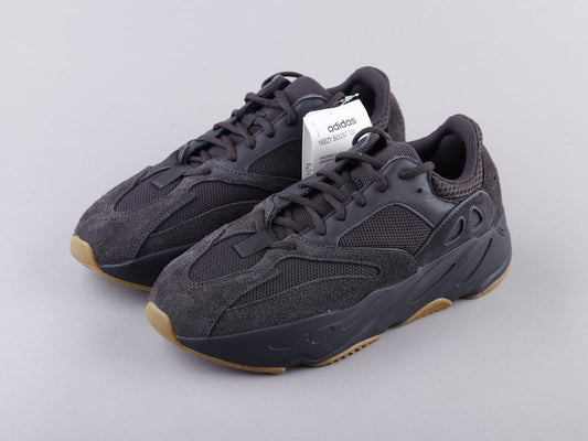 MO - Yzy 700 Raw Rubber Black Sneaker