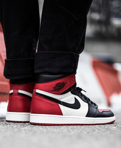 MO - AJ1 black red toe