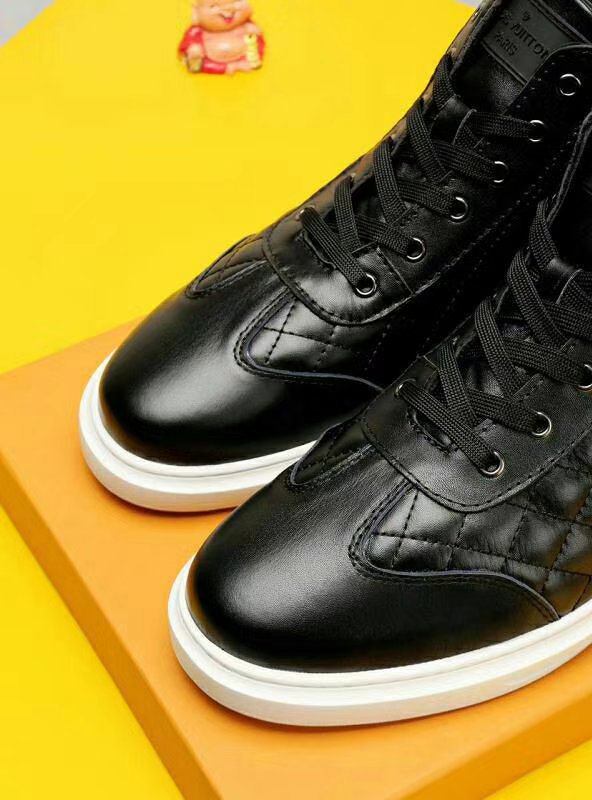 MO - LUV HIgh Top Metal Black Sneaker