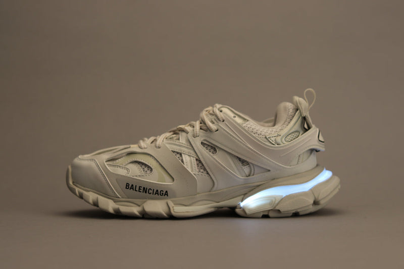MO - Bla Track LED White Sneaker