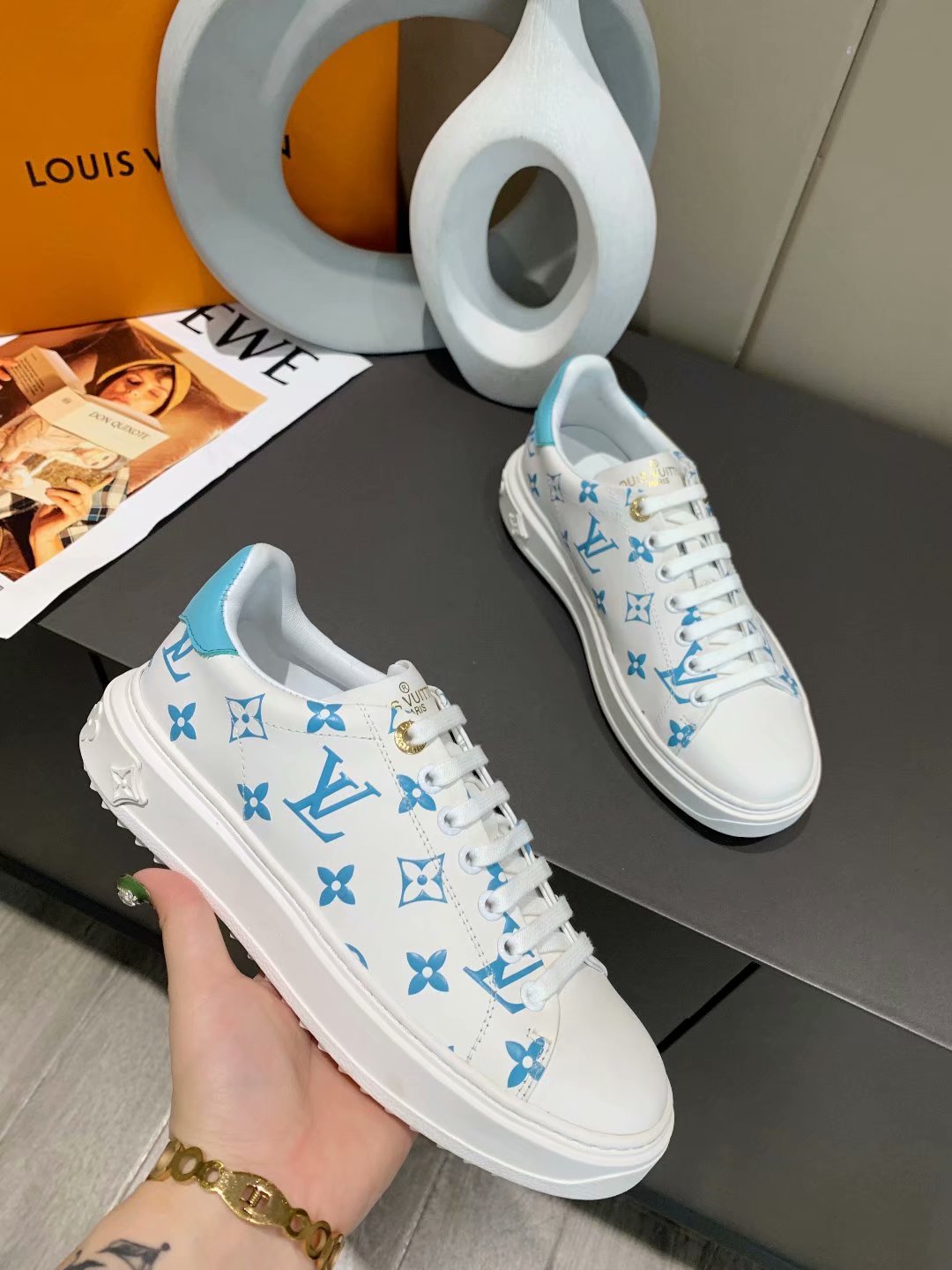 MO - LUV Casual Low Blue White Sneaker