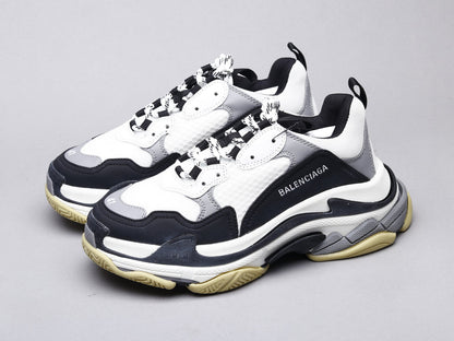 MO - Bla Triple-S Black And White Sneaker