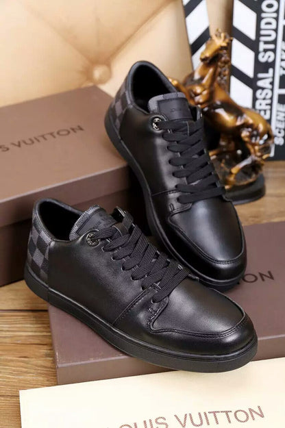 MO - LUV Monogram Line Up Black Sneaker