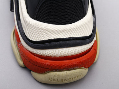 MO - Bla Triple S Black and Red Sneaker