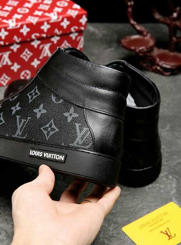 MO - LUV HIgh Top Black Sneaker