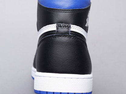 MO - AJ1 black and blue toe