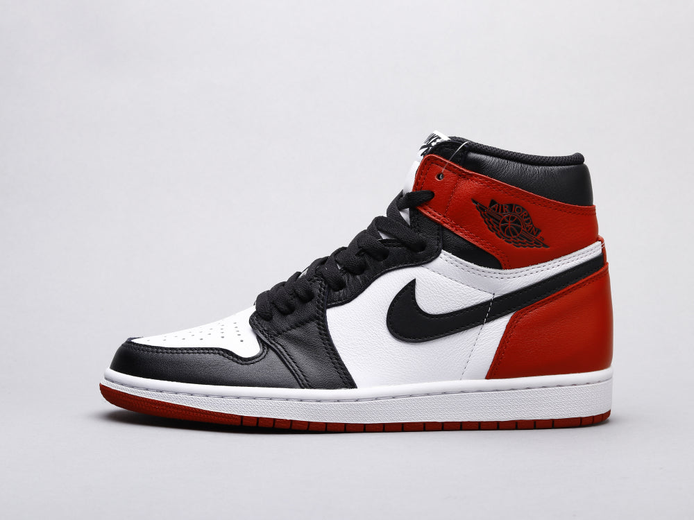 MO - AJ1 black toe