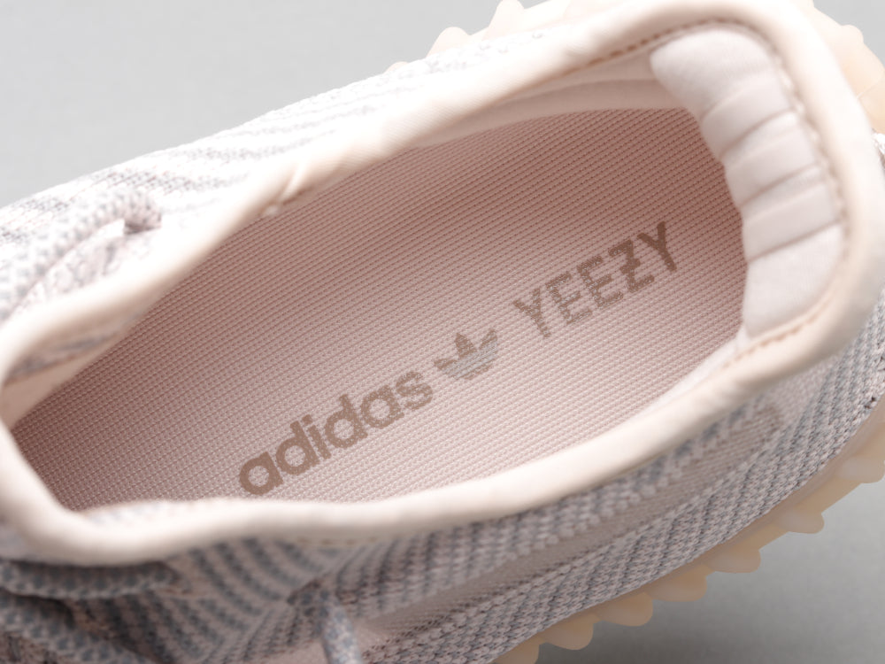 MO - Yzy 350 Pale pink Sneaker