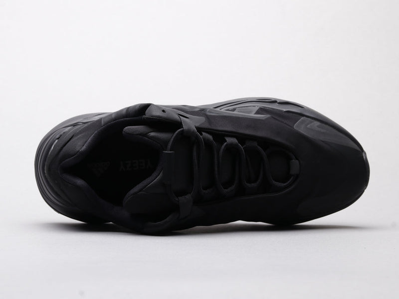 MO - Yzy 700 Dark Glow Sneaker