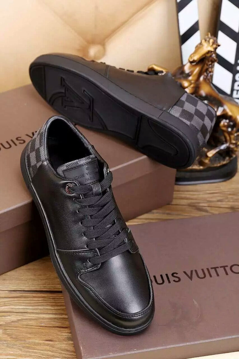 MO - LUV Monogram Line Up Black Sneaker