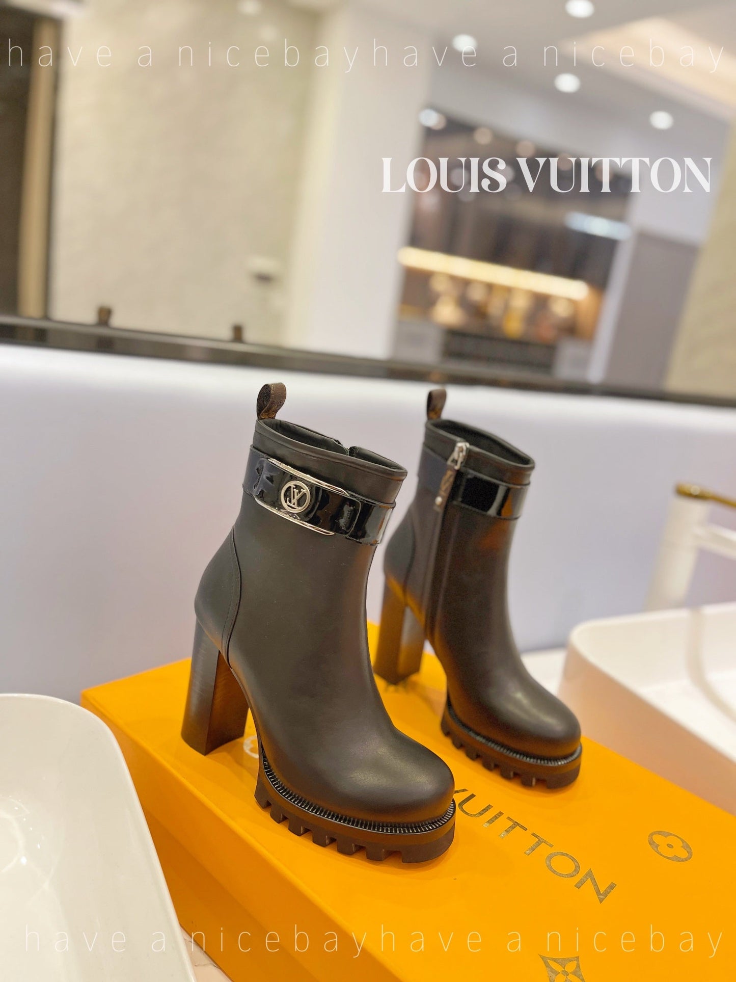 Top Quality LUV BOOTS 033