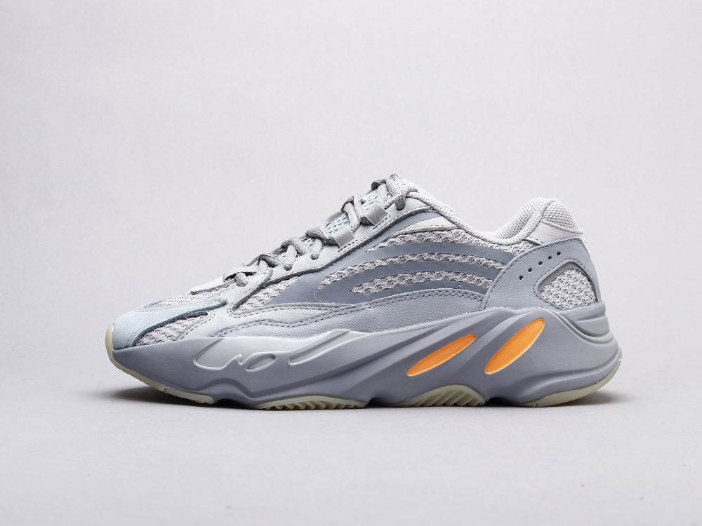 MO - Yzy 700 Inertia 2.0 Sneaker