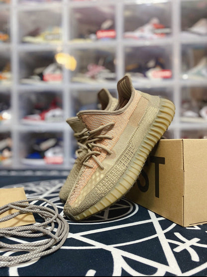 MO - Yzy 350 Dirty Orange Angel Sneaker