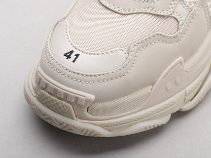 MO - Bla Triple-S Generation Milk Tea Sneaker