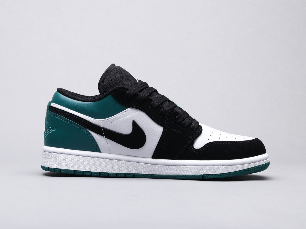 MO - AJ1 black and green toes