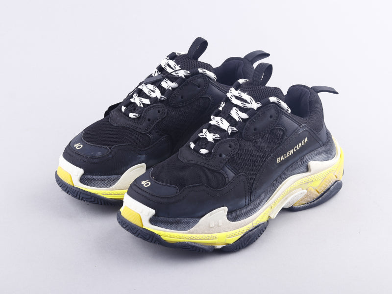 MO - Bla Triple S Black And Yellow Sneaker