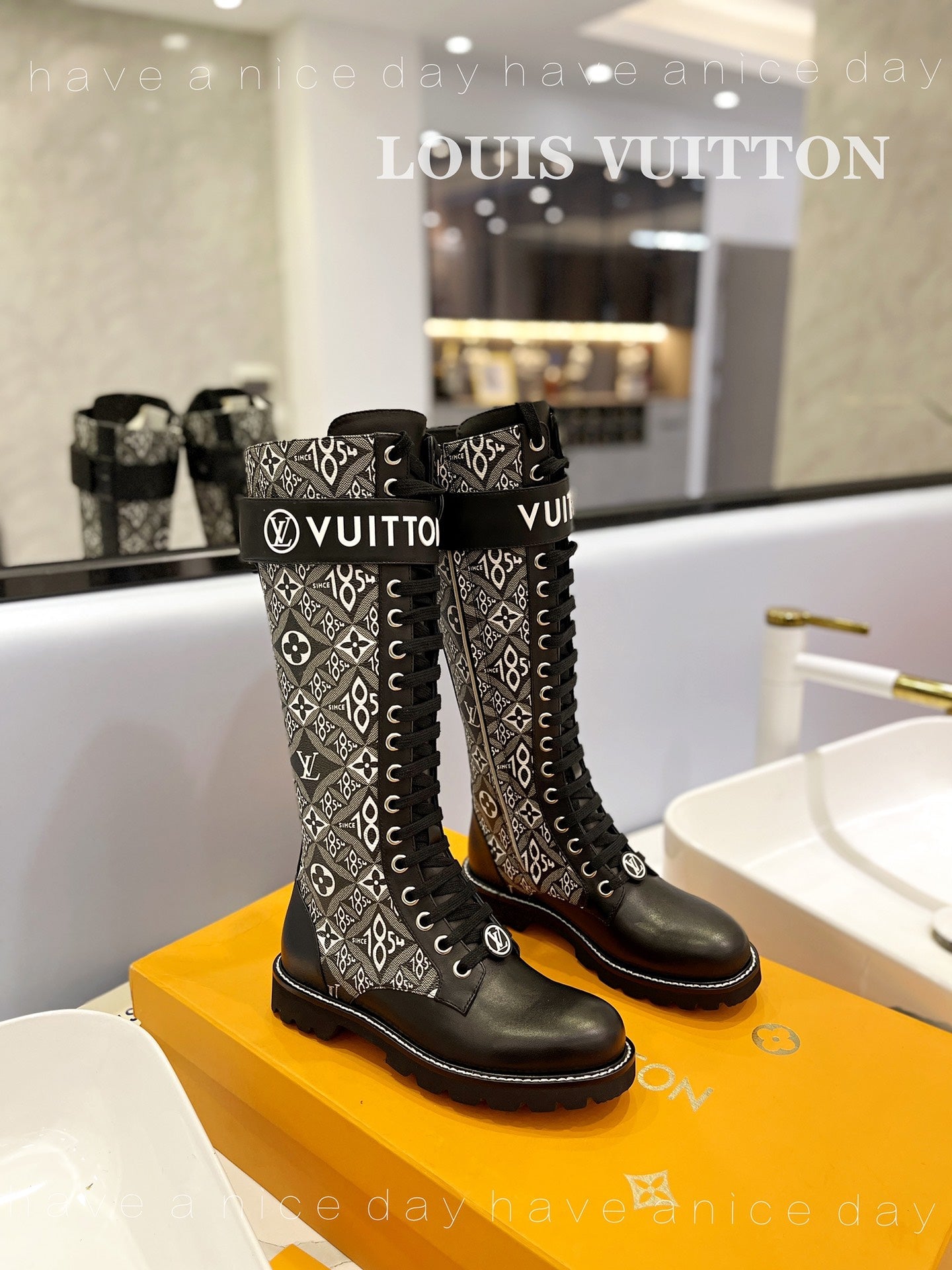 Top Quality LUV BOOTS 030