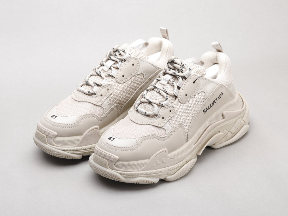 MO - Bla Triple-S Generation Milk Tea Sneaker