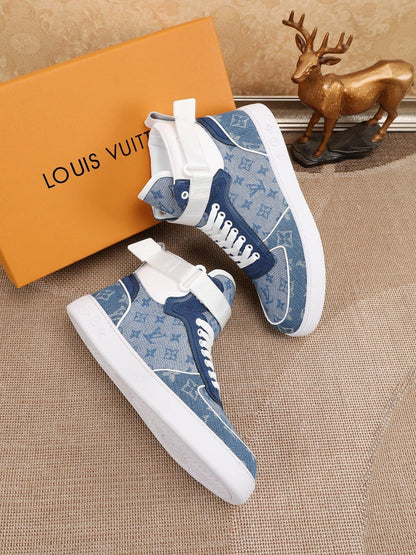 MO - LUV High Top Blue Sneaker