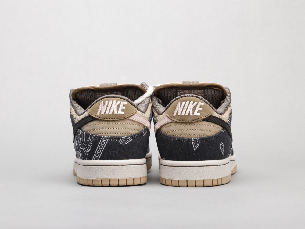 MO - Travis Scott x SB Dunk Low Cashew Blossom