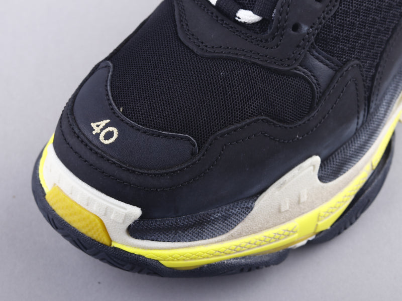 MO - Bla Triple S Black And Yellow Sneaker