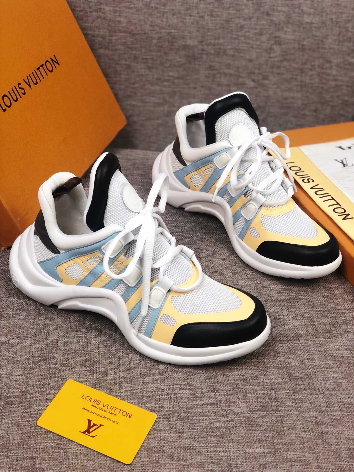 MO - LUV Archlight Black White Yellow Sneaker