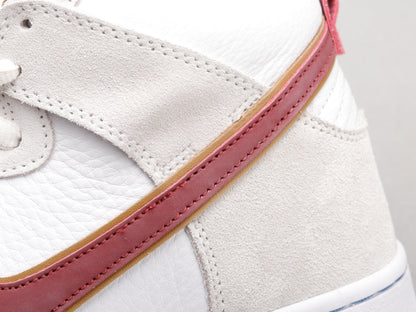 MO - Beige and red hook high top knight color matching