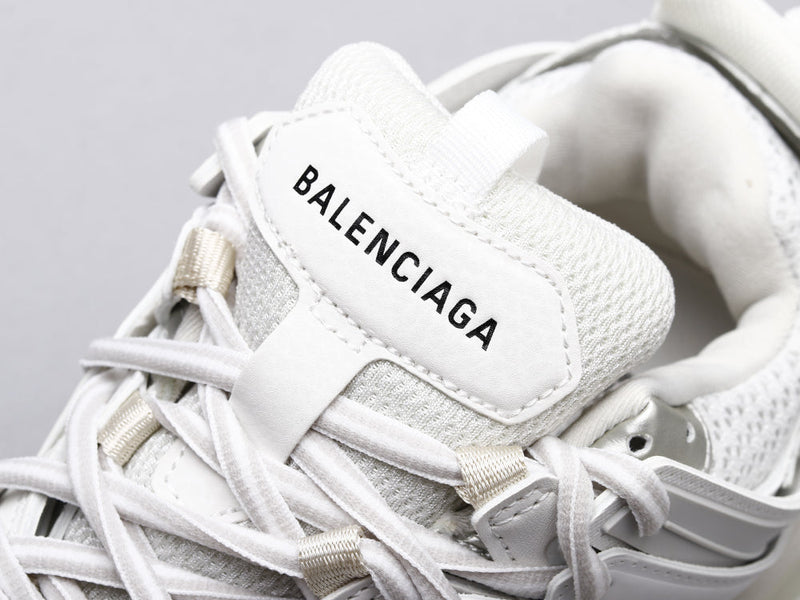 MO - Bla Track Three Generations White Sneaker