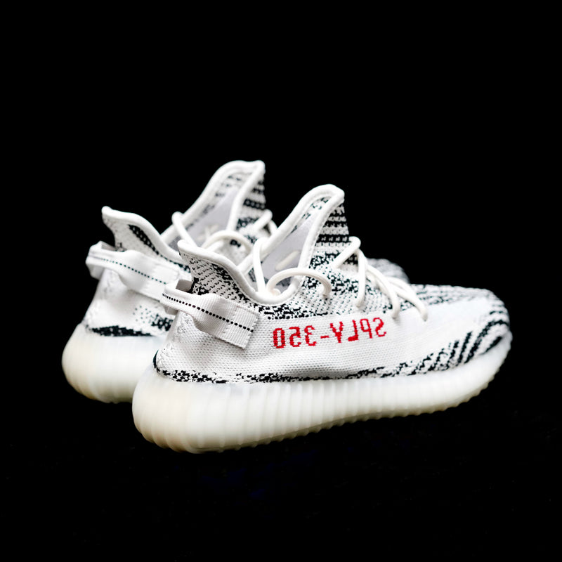 MO - Yzy 350 White Zebra Sneaker