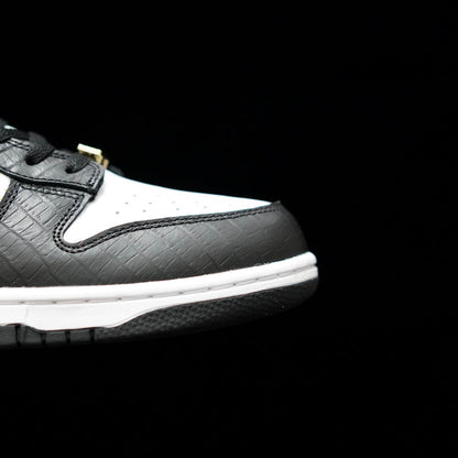 MO - SUP x DUNK black and white gold