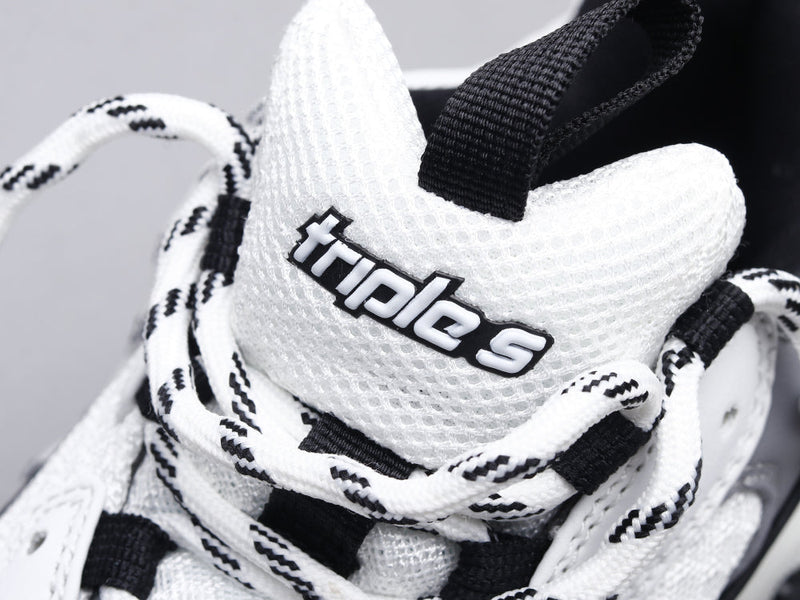 MO - Bla Triple-S Black And White Sneaker