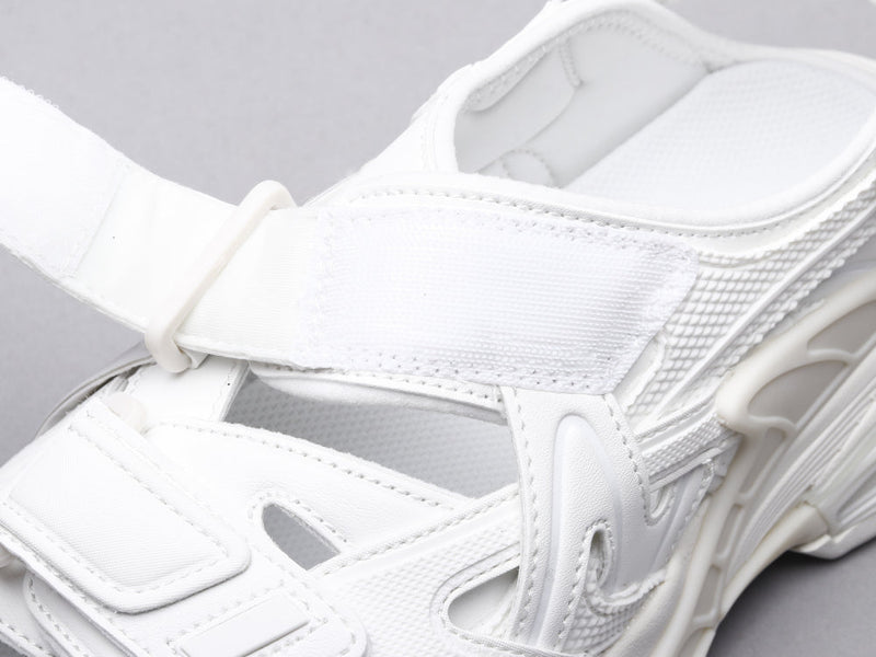 MO - Bla Track Sandals White Sneaker