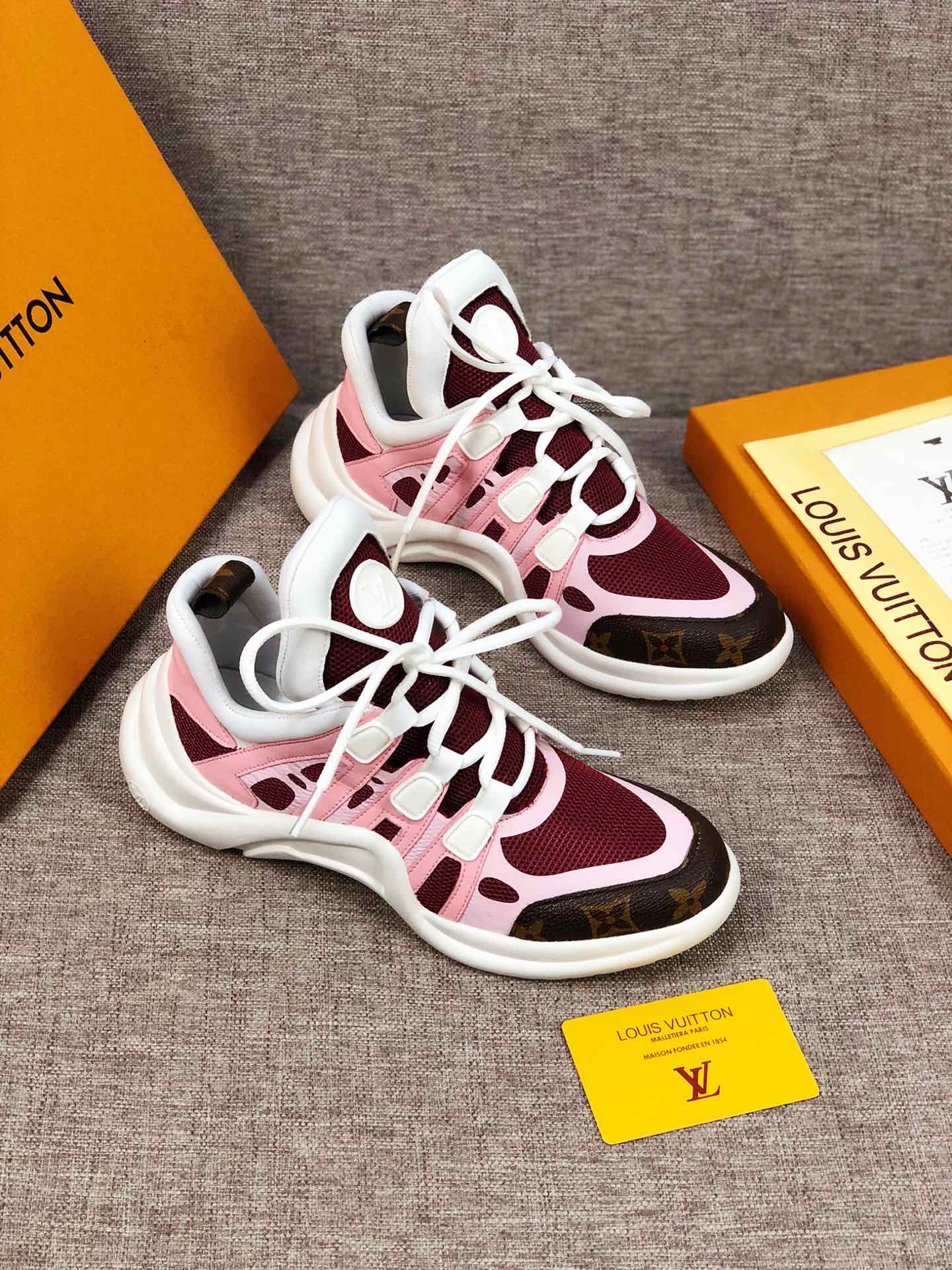 MO - LUV Archlight Pink Brown Sneaker