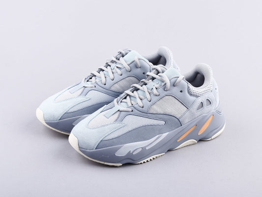 MO - Yzy 700 Inertia Sneaker