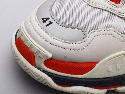 MO - Bla Triple S Gray and Red Sneaker