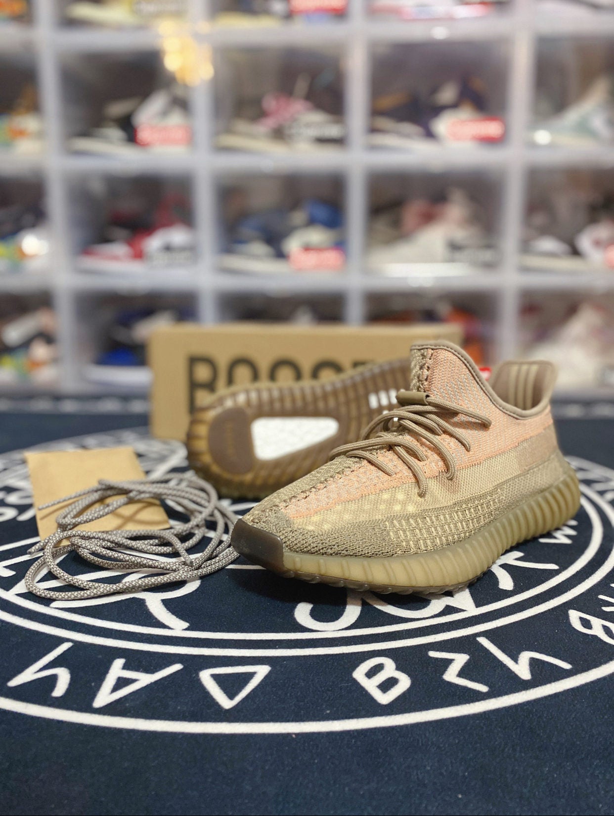 MO - Yzy 350 Dirty Orange Angel Sneaker