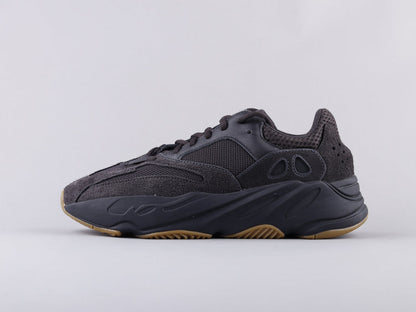 MO - Yzy 700 Raw Rubber Black Sneaker