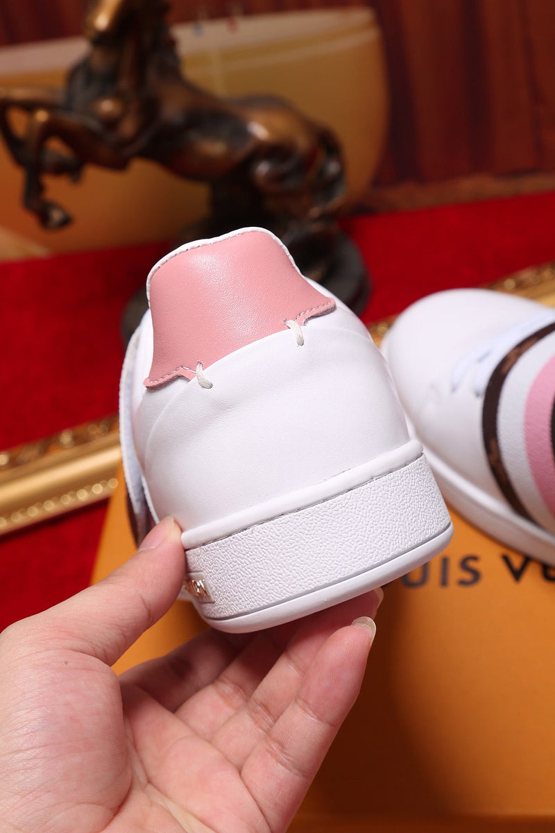 MO - LUV Font Row Pink Sneaker