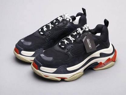 MO - Bla Triple S Black and Red Sneaker