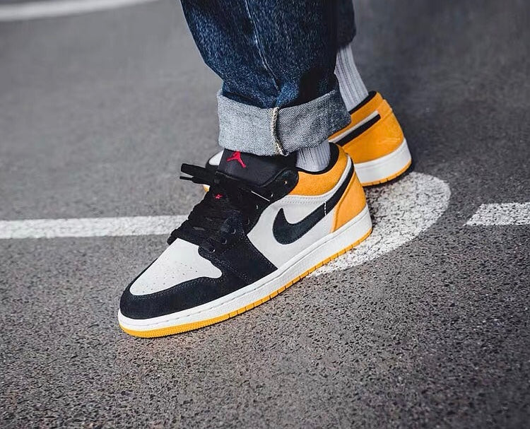 MO - AJ1 black and yellow toes