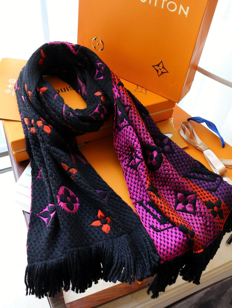 Top Quality LUV  Scarf 001