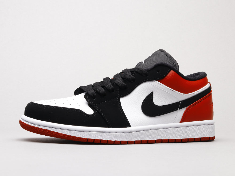 MO - AJ1 black toe