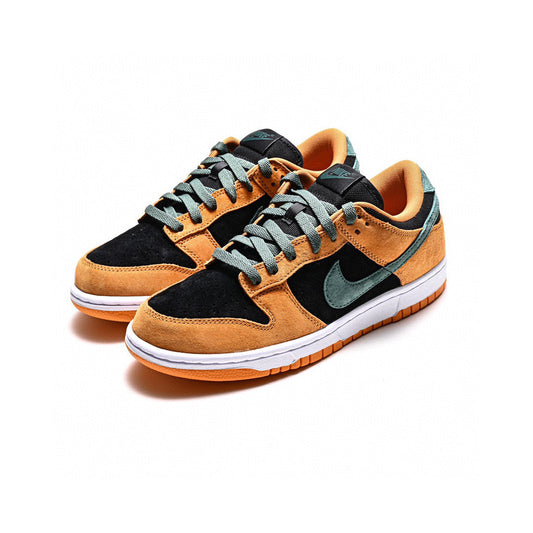 MO - NKE Dunk Ceramic Black Orange