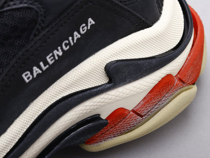 MO - Bla Triple S Black and Red Sneaker