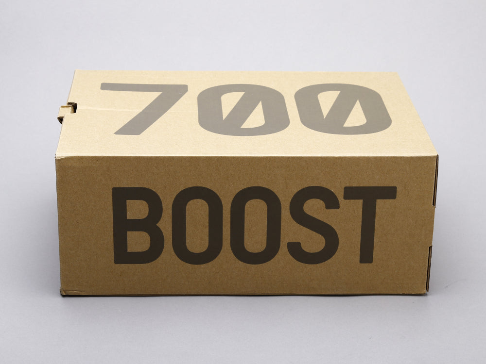 MO - Yzy 700 Magnet Sneaker