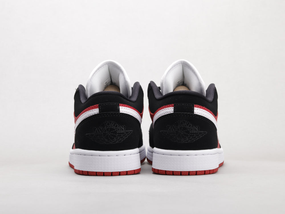 MO - AJ1 Chicago black and white red