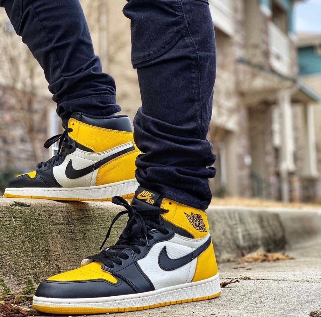 MO - AJ1 Yellow Toe