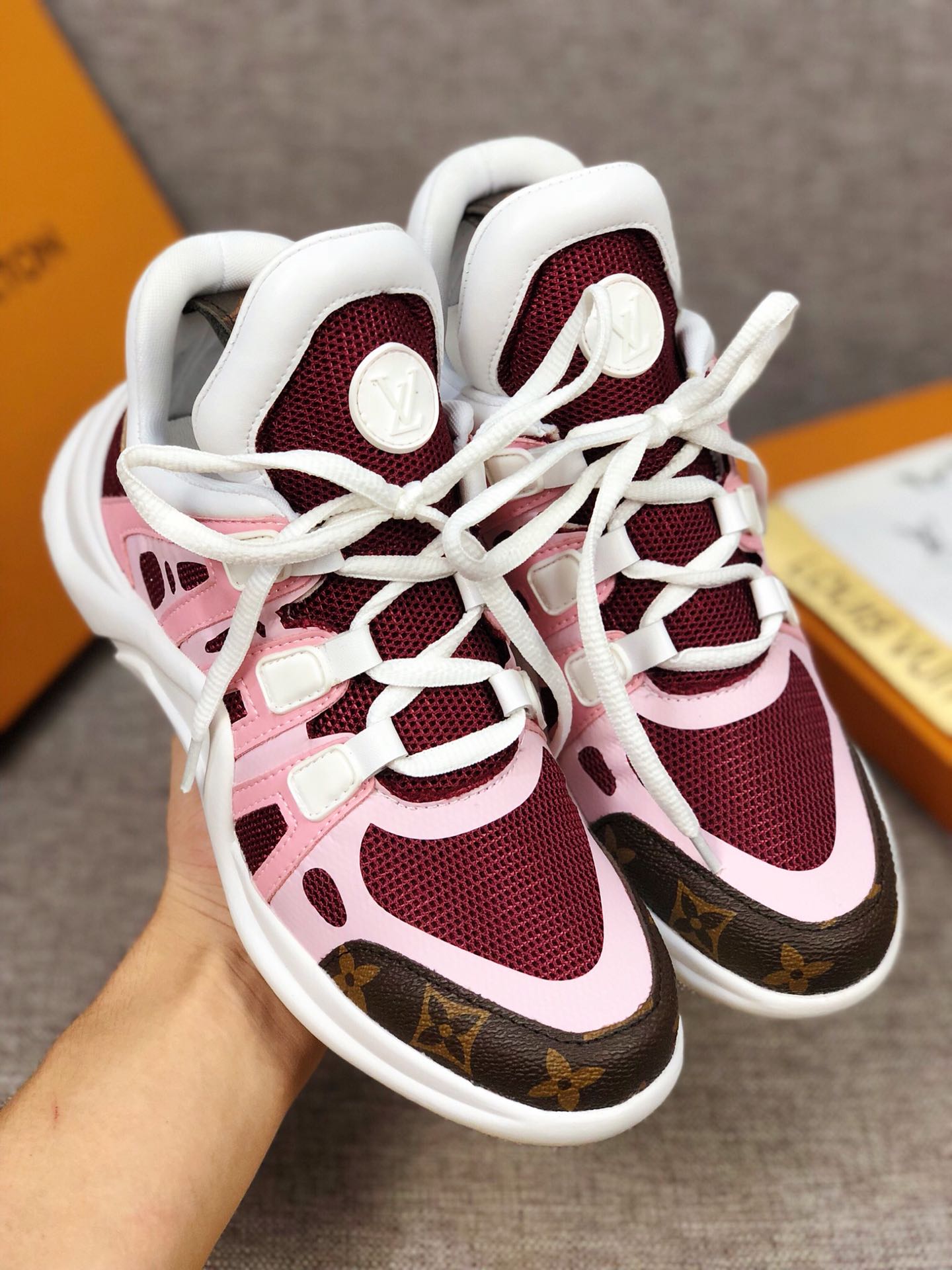 MO - LUV Archlight Pink Brown Sneaker