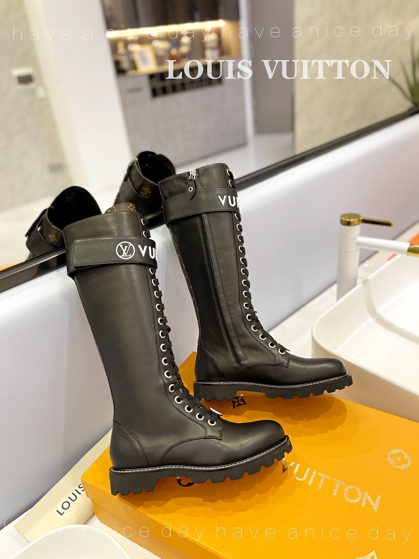 Top Quality LUV BOOTS 031