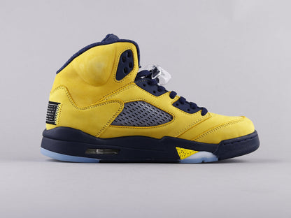 MO - AJ5 Michigan black and yellow